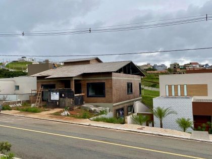 CASA A VENDA Condomínio Morada da Brisa (em fase final de acabamento)