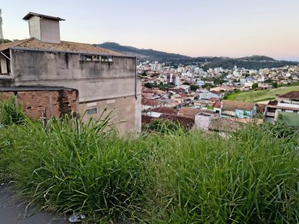LOTE A VENDA NO BAIRRO NOVO AMAZONAS EM ITABIRA/MG