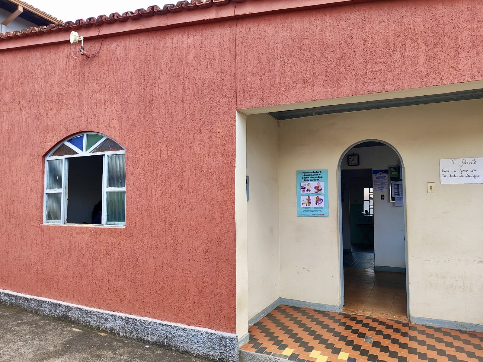 CASA A VENDA bairro Areão/Itabira (VENDIDA)