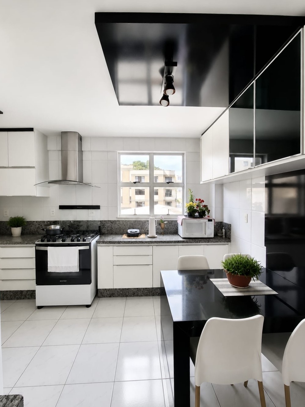 APARTAMENTO A VENDA Av. das Rosas/Itabira