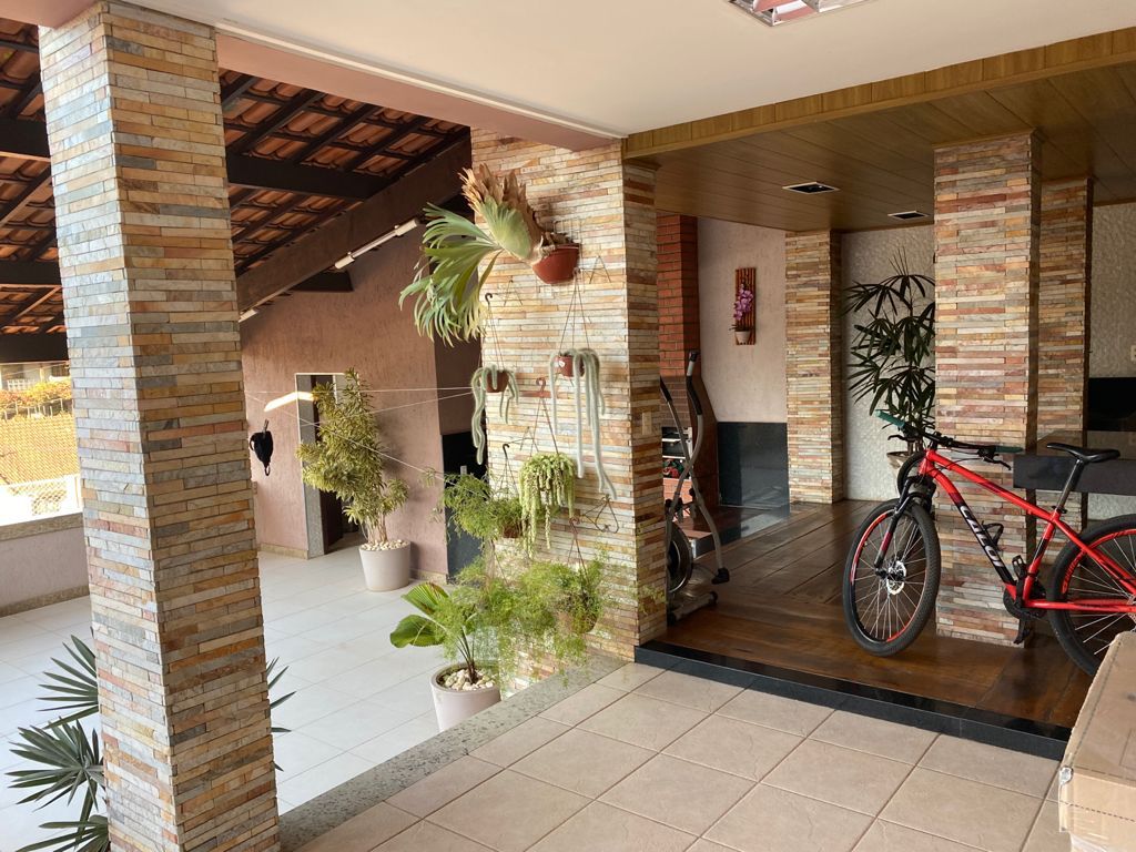 CASA A VENDA AMPLA E COMPLETA, bairro Amazonas/Itabira - Imagem 36