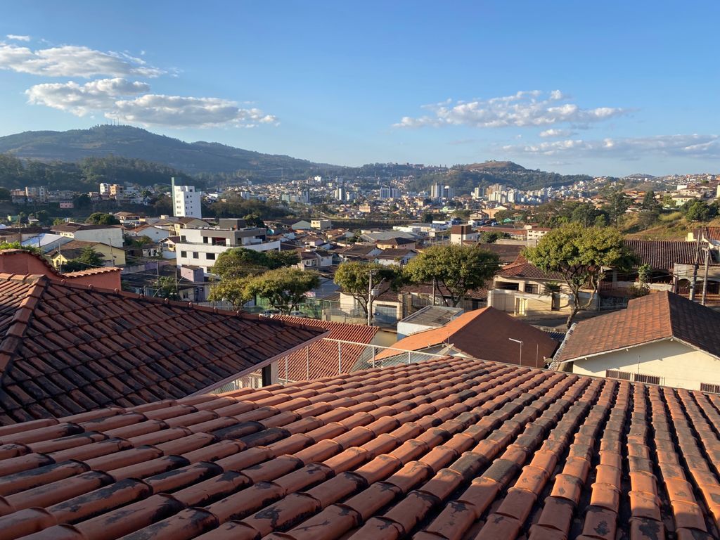 CASA A VENDA AMPLA E COMPLETA, bairro Amazonas/Itabira - Imagem 30
