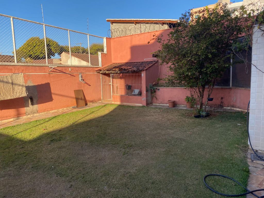 CASA A VENDA AMPLA E COMPLETA, bairro Amazonas/Itabira - Imagem 27