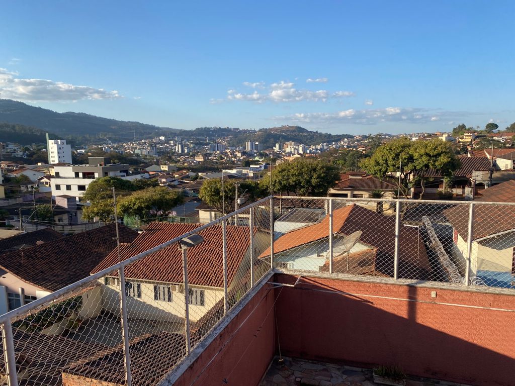 CASA A VENDA AMPLA E COMPLETA, bairro Amazonas/Itabira - Imagem 15