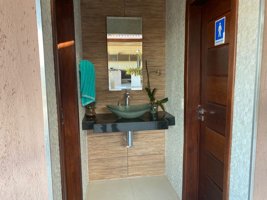 CASA A VENDA AMPLA E COMPLETA, bairro Amazonas/Itabira - Imagem 17